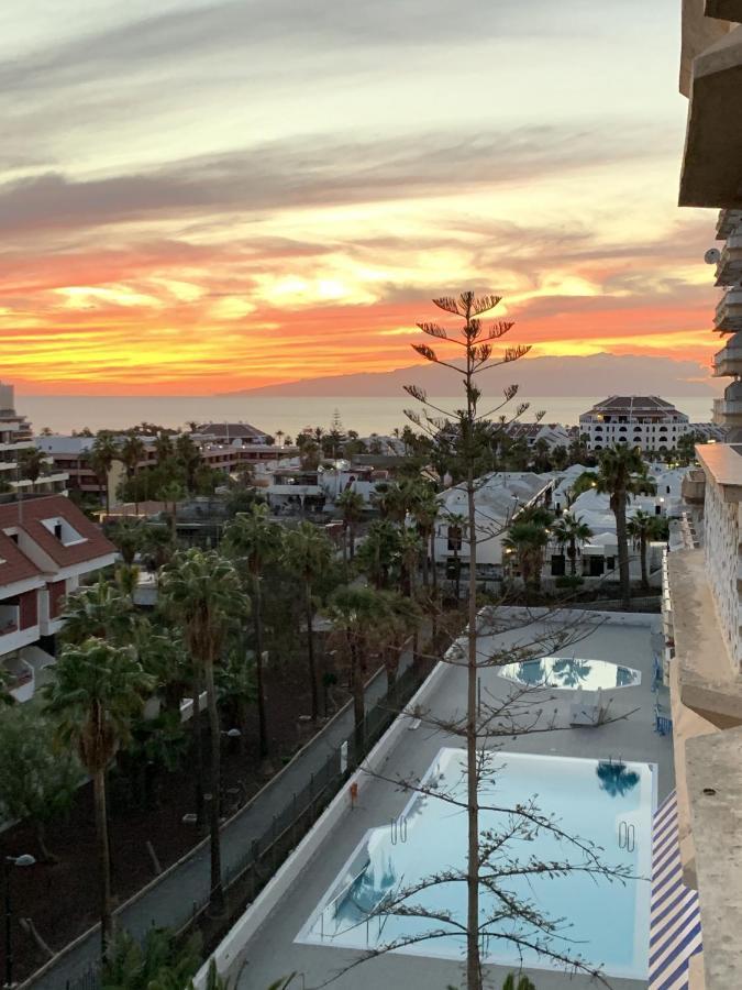 Superb Seaview Apartment In Playa De Las Americas Экстерьер фото